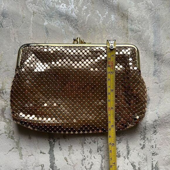 Vintage Chain Mail Gold Metal Metallic Clutch - Picture 4 of 9